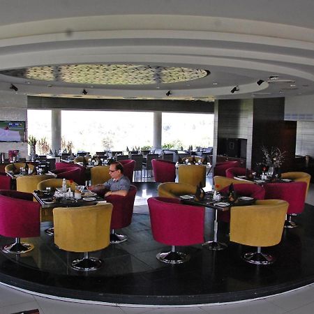 Hotel Shivalikview Чандигарх Экстерьер фото