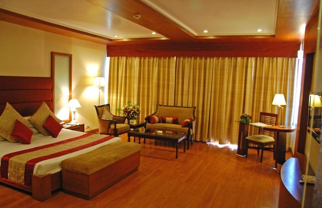 Hotel Shivalikview Чандигарх Экстерьер фото