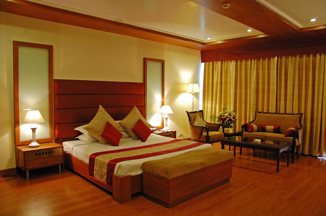 Hotel Shivalikview Чандигарх Экстерьер фото